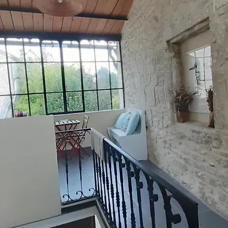 Nos Jours Heureux Apartment